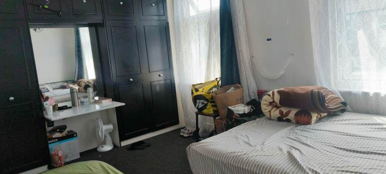 Double room available for girls or couples 
