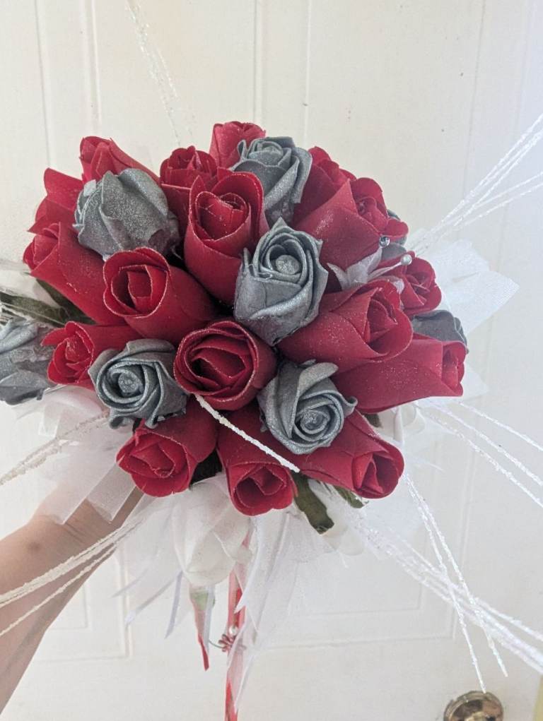 CHRISTMAS/WEDDING FAUX BOUQUET!