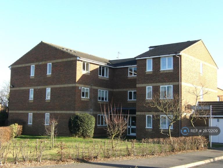 1 bedroom flat in Lowestoft Drive, Slough, SL1 (1 bed) (#2872209)
