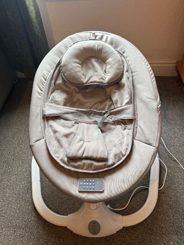 Baby bouncer + bedside crib for sale