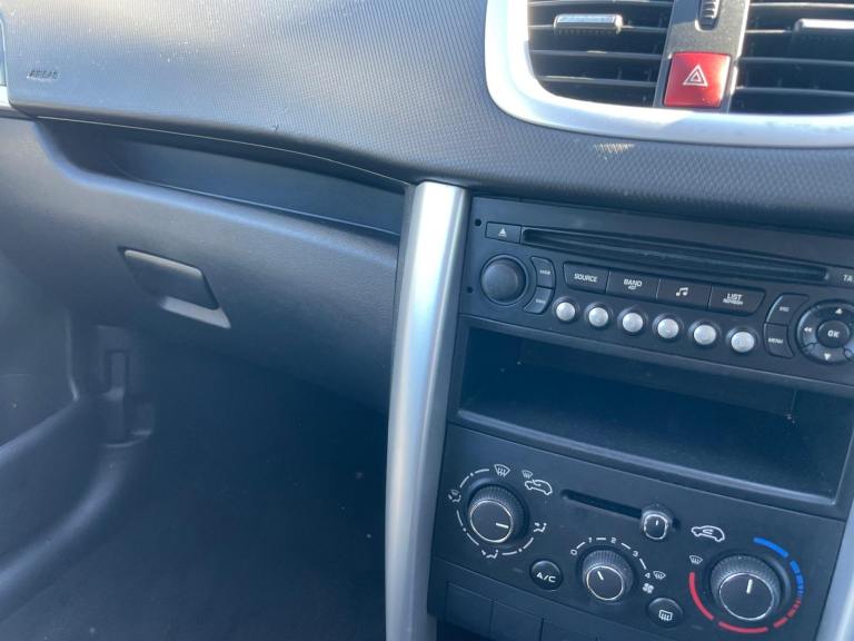 PEUGEOT 207 1.4 ENVY 11 REG BLUE 3 DOOR MOT JANUARY 6TH 2026 LOW INSURANCE 45+MPG