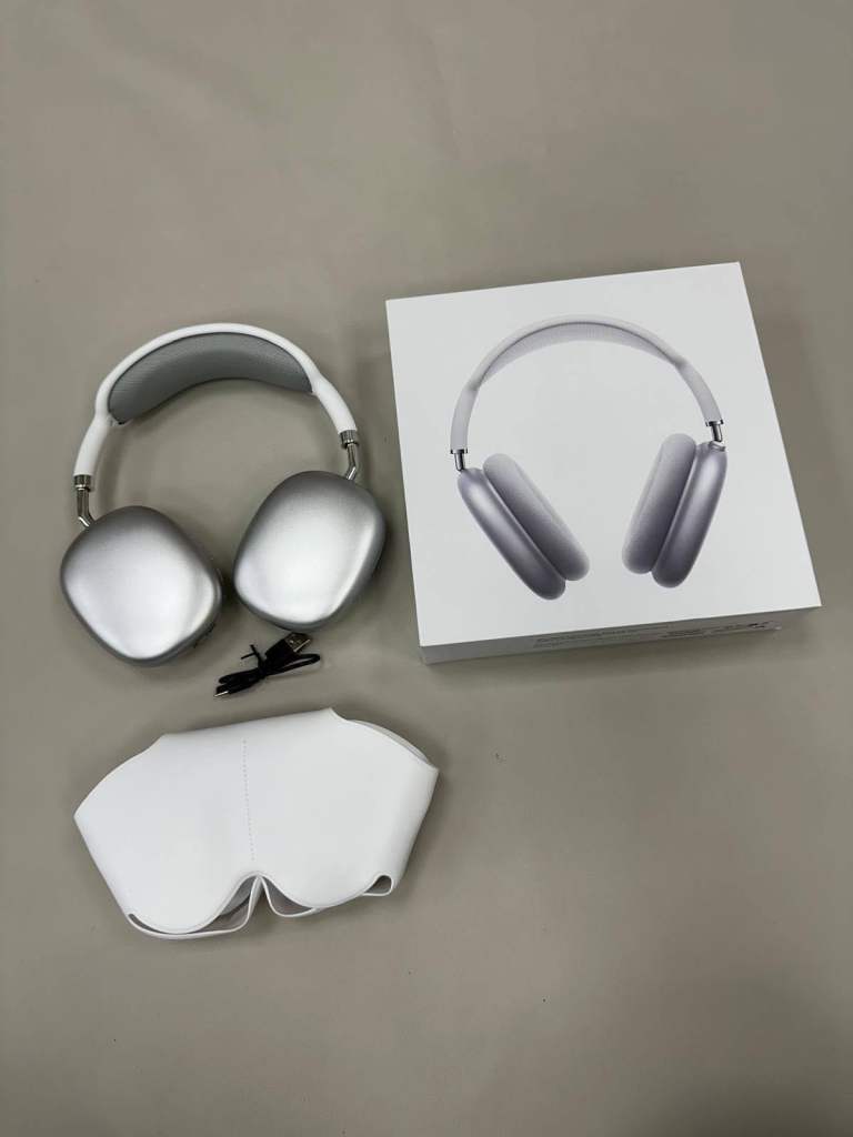 Apple AirPods Max with Smart Case – Silver, Excellent Condition