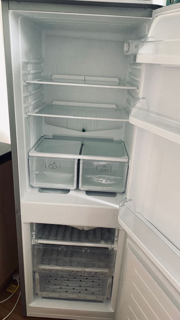 Hot point fridge freezer