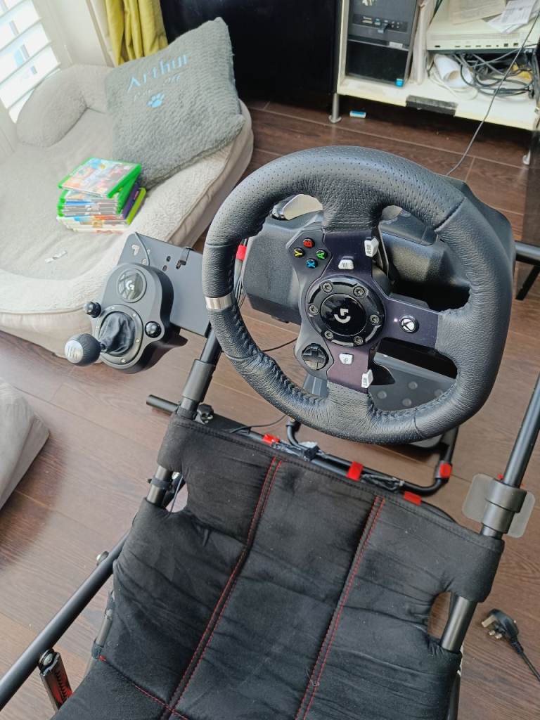 Logitech G29 Driving Force Racing Wheel & Shifter with Playseat