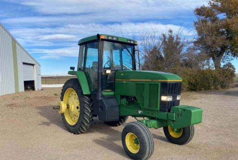 1994 John Deere 7600