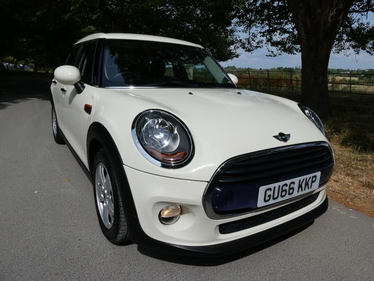 2017 MINI Hatch 1.5 Cooper Hatchback 5dr Petrol Manual Euro 6 (s/s) (136 ps) Hatchback Petrol Manual