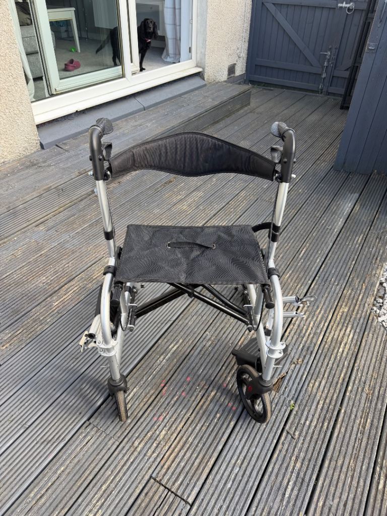 Walker / chair 