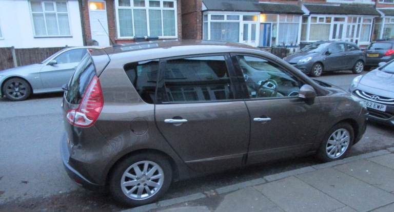 Renault, SCENIC, Privelidge TomTom MPV, 2010, Manual, 1461 (cc), 5 doors