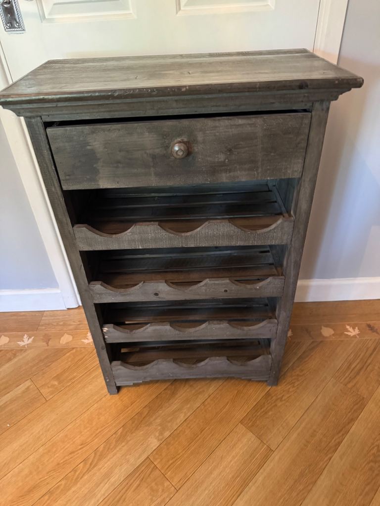 Black wooden chabby chic wine rack 