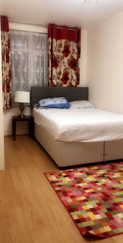 NEAT CLEAN DOUBLE ROOM IN WALTHAMSTOW, E17 4JR (Professional ONLY) FOR £725pcm AVAILABLE NOW!