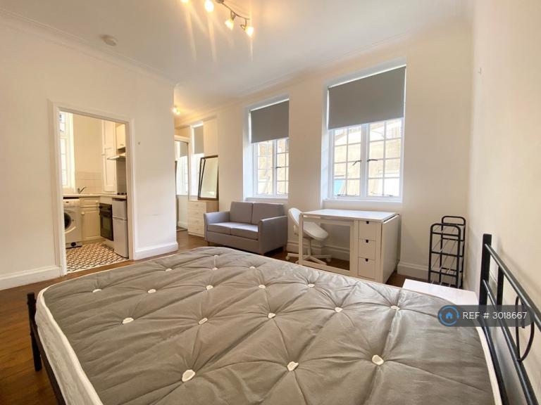 Studio flat in Beaumont Court, London, W1G (#3018667)