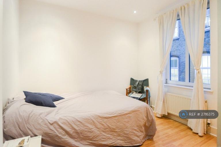 2 bedroom flat in Market Court, London, N1 (2 bed) (#2716375)