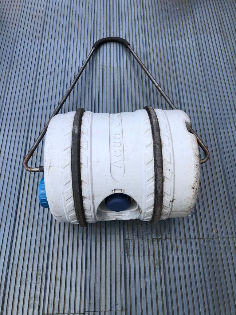 Water barrel with handle 