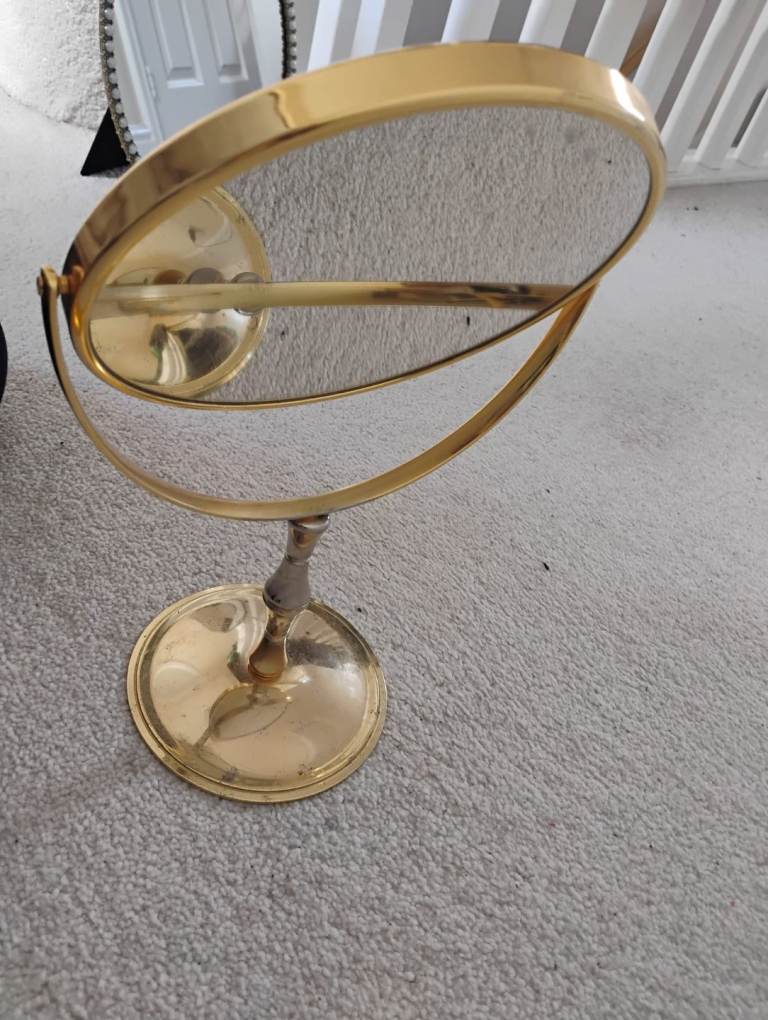 Make Up Cosmetic Rotating Magnifying Mirror