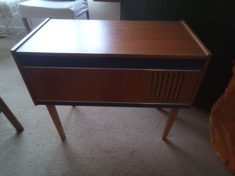 1960'S SPINNEY RADIOGRAM RECORD PLAYER CARCASS WOODEN WITH TAPERED LEGS