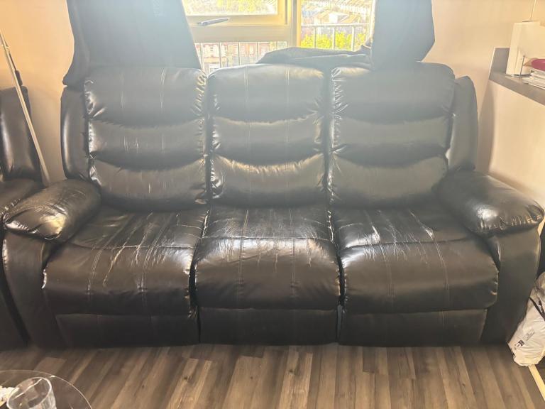 3+2 Black leather recliner sofa with cup holder 
