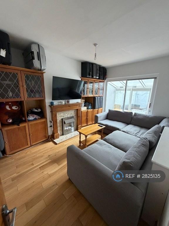 6 bedroom house in Quemerford Road, London, N7 (6 bed) (#2825135)
