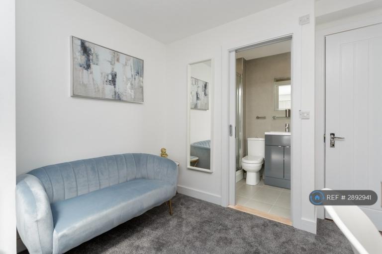 1 bedroom in Vernon Road, Portsmouth, PO3 (#2892941)