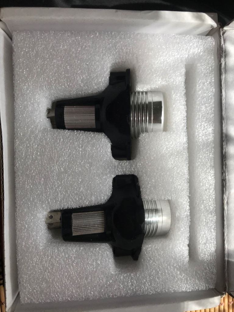 BNIB Led bulbs E90
