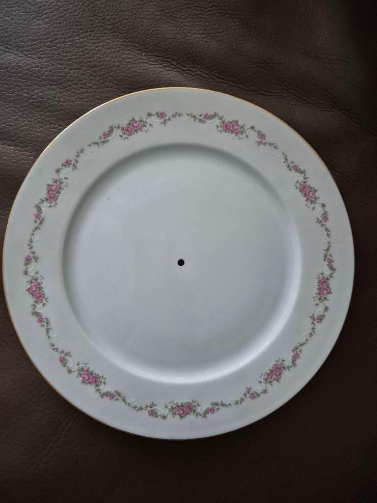 Plate for cake stand