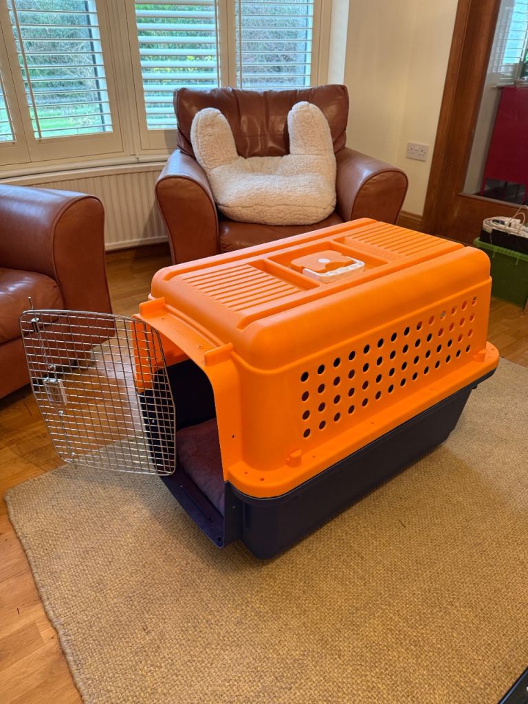 BB55 Airline Pet Kennel Crate Brand New in Box Medium