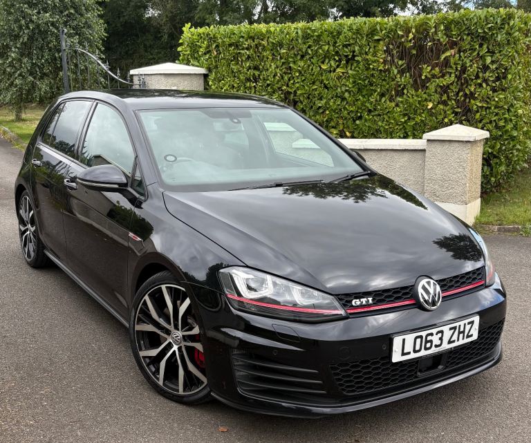 Volkswagen Golf GTI Performance Pack - 2.0 TSI