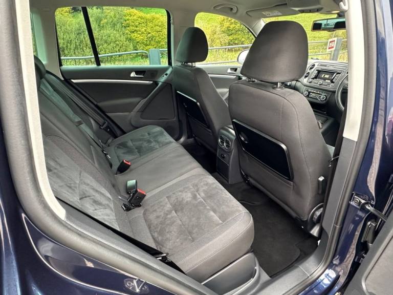 2014 Volkswagen Tiguan 2.0 TDI BlueMotion Tech Match SUV 5dr Diesel Manual 2WD Euro 5 (s/s) (140 ...