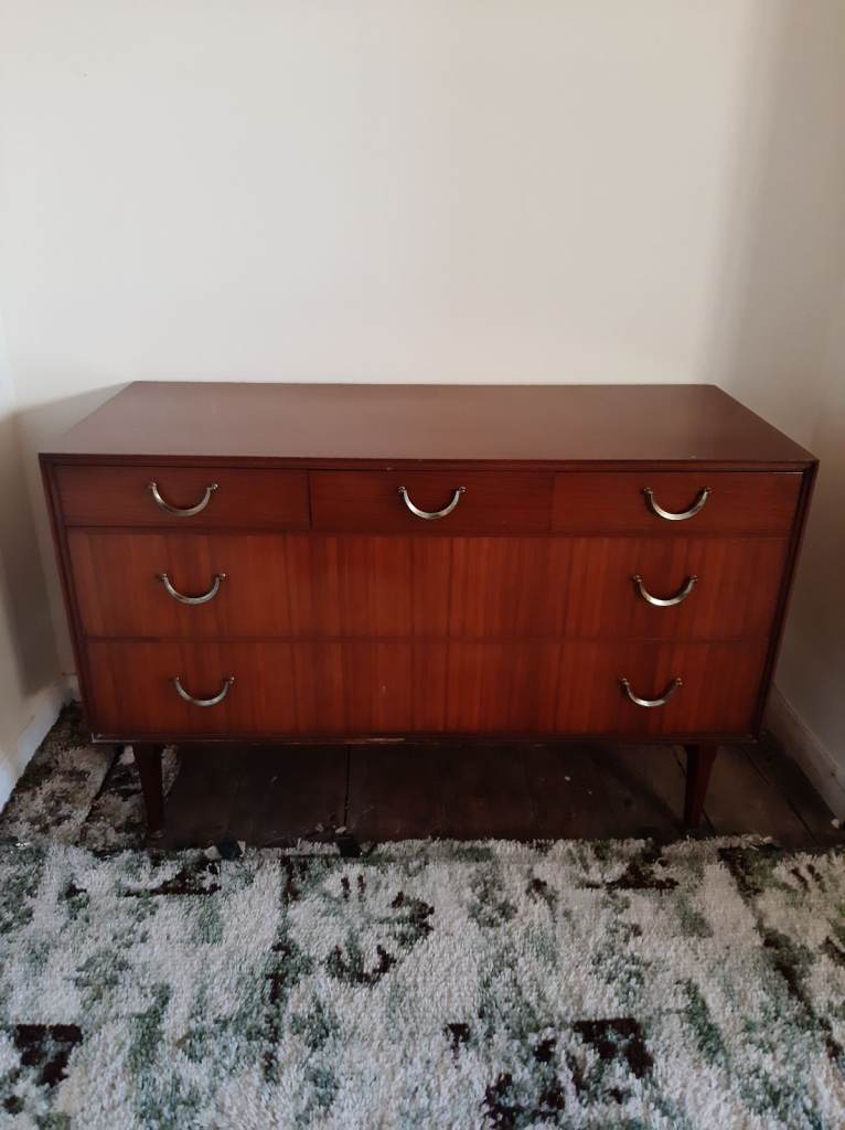 Vintage 5 drawer chest of drawers