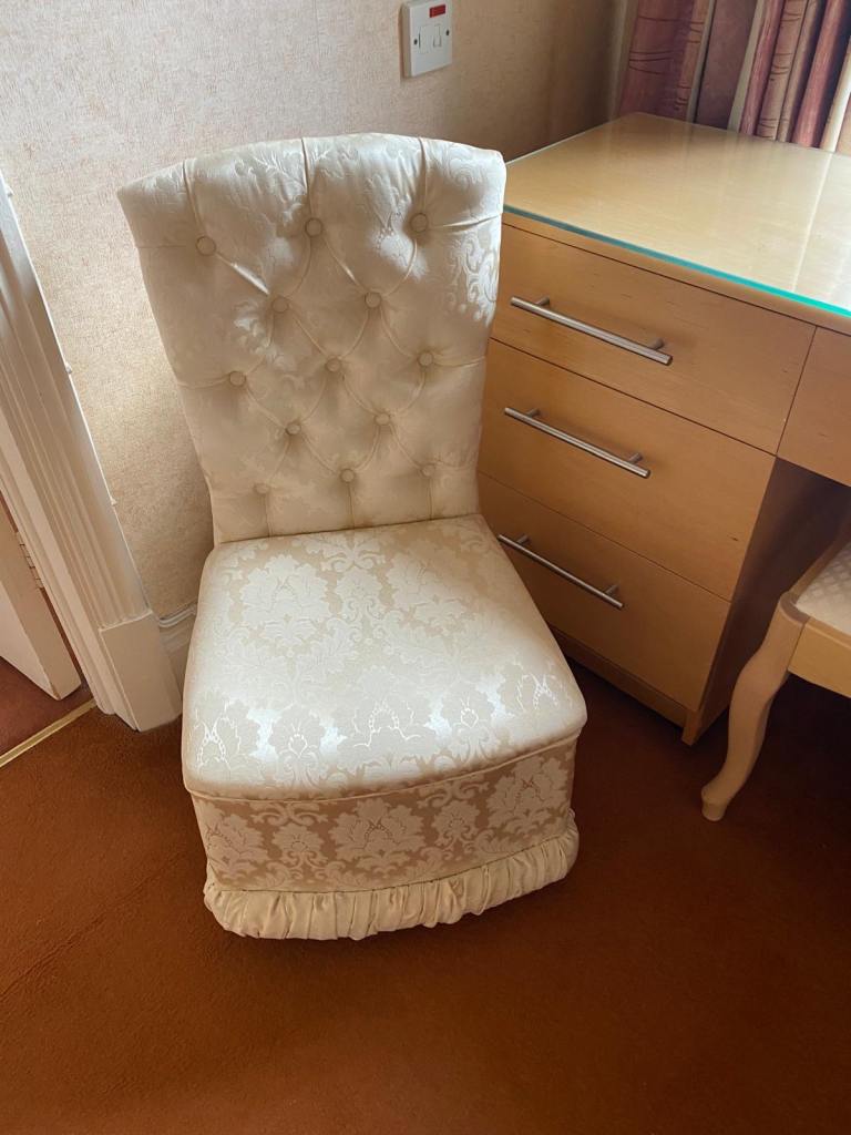 French style boudoir chair ivory upholstered slipper chair 