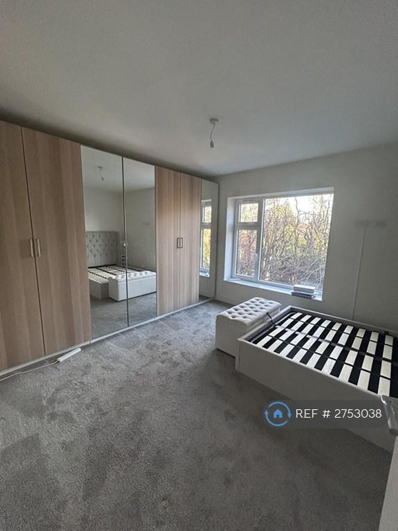 1 bedroom flat in Olden Lane, Purley, CR8 (1 bed) (#2753038)