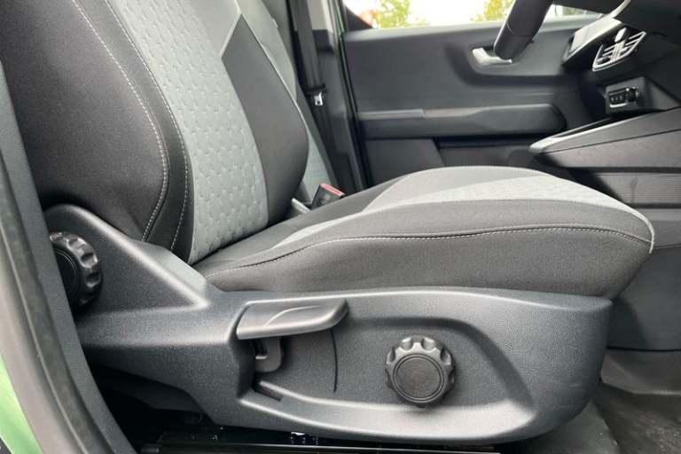 2025 Ford E-Transit Courier Limited AUTO 43kWh 136PS FWD 1 Speed Automatic Panel Van Electric Aut...