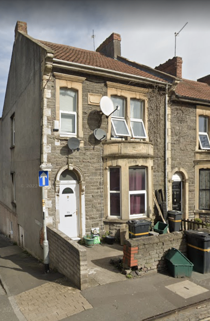  Double room available in a 3 bedroom flat available to rent in St George.