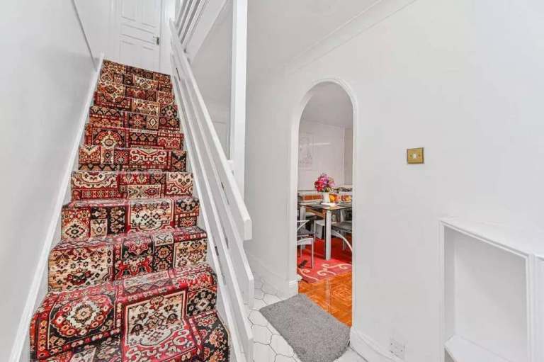 ROOMS AVAILABLE IN A TERRACED HOUSE 