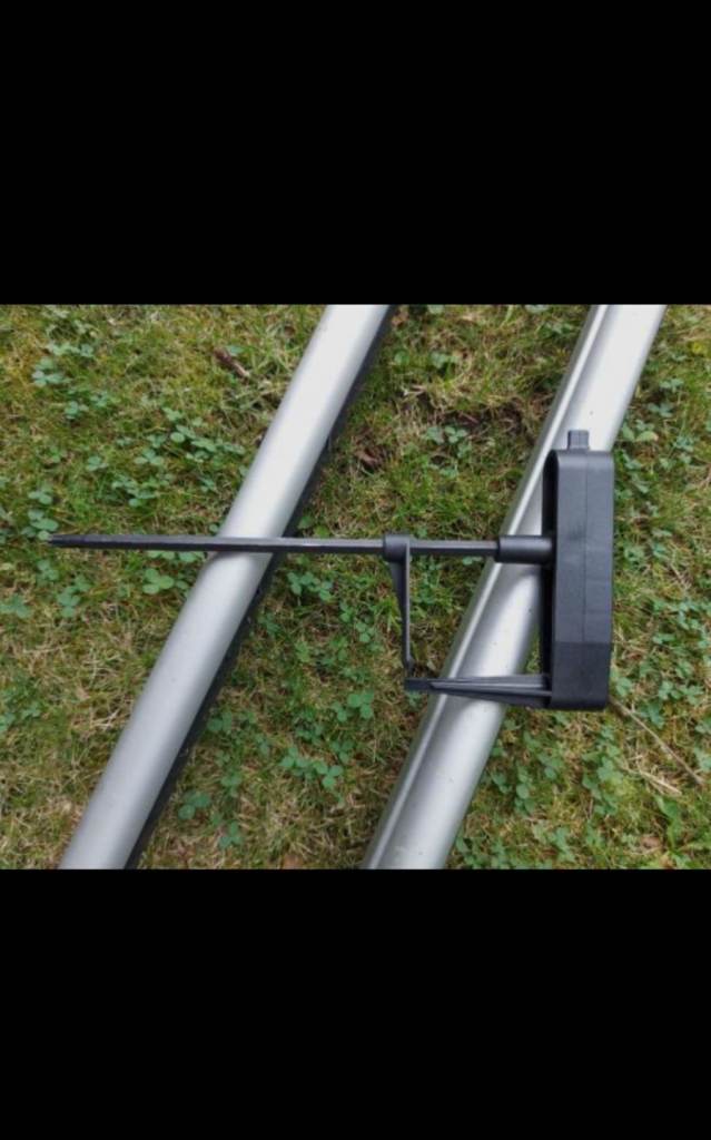 Volvo v40 cross country roof bars