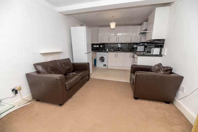 Fantastic, central, 1 bedroom flat on Candlemaker Row – available soon