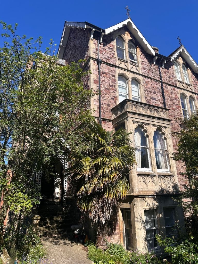 Beautiful one bed flat in Clifton