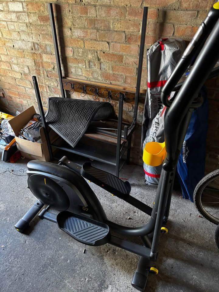 Decathlon Domyos Smart Cross 07 Trainer Hardly Used