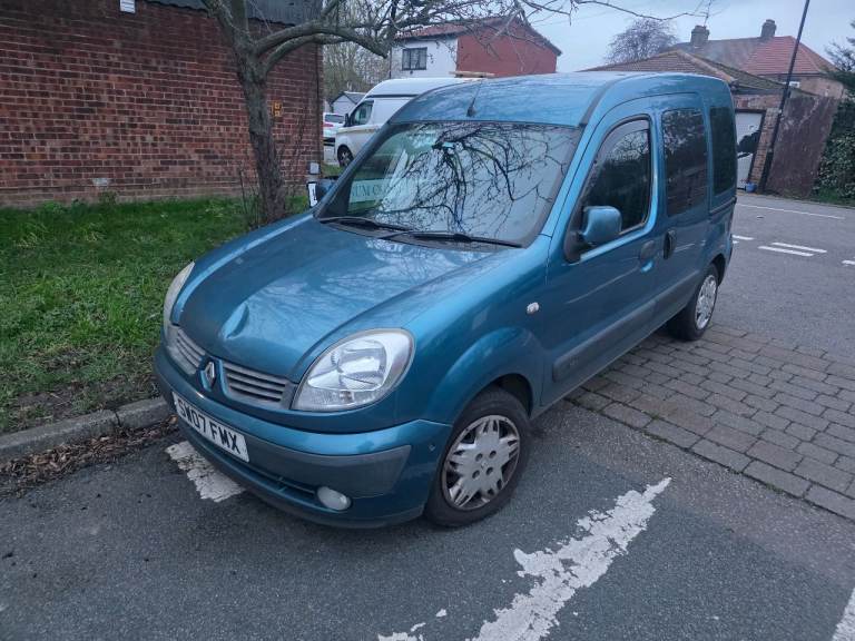 Renault kangoo petrol automatic