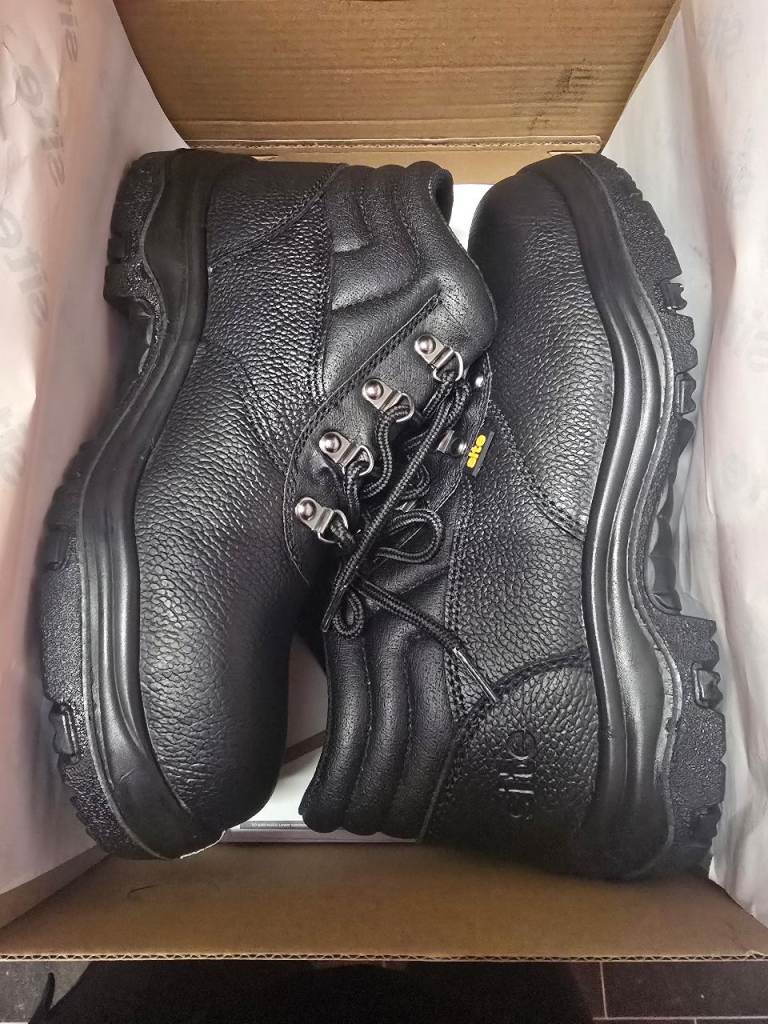 Brand new un used work boots