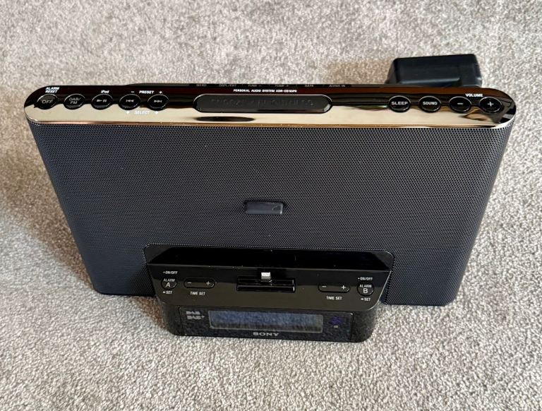 Sony XDR-DAB+/FM radio alarm clock