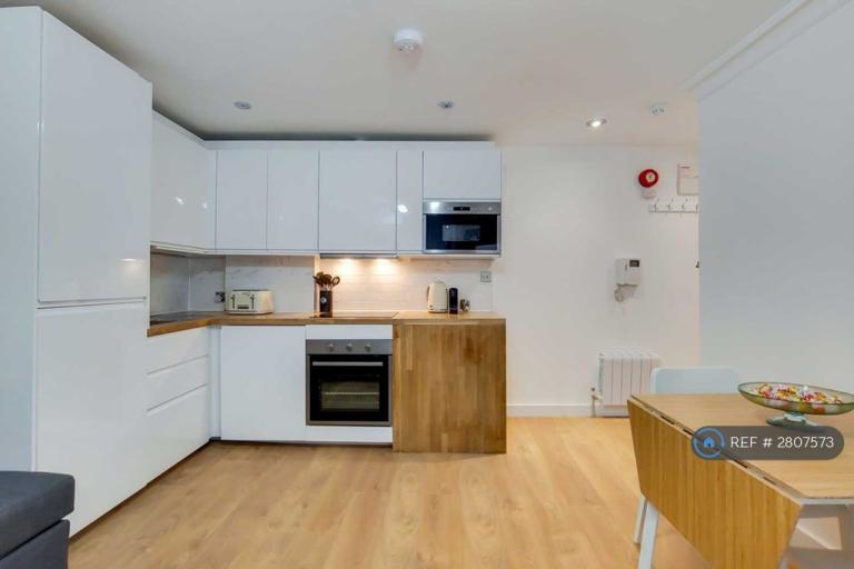 Studio flat in Clanricarde Gardens, London, W2 (#2807573)