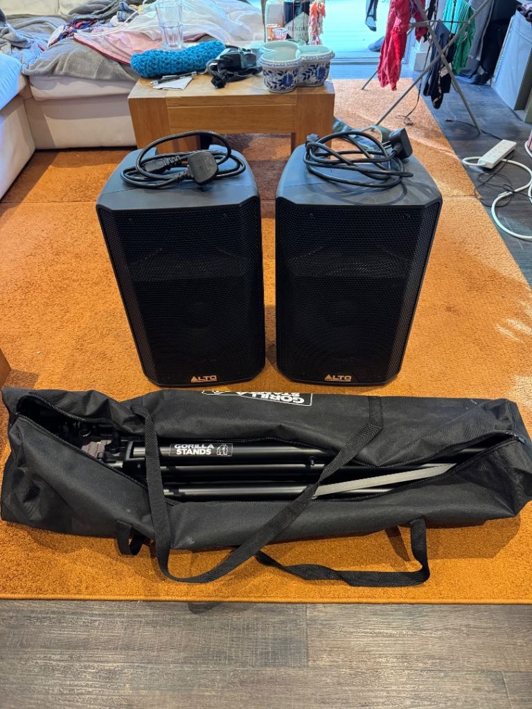 Alto TX310 Powered Loudspeakers with Gorilla Stands and Bag