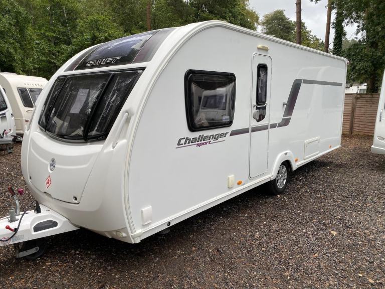 SWIFT CHALLENGER SPORT 584 - 2013 - ISLAND BED - 4 BERTH - PRISTINE - 