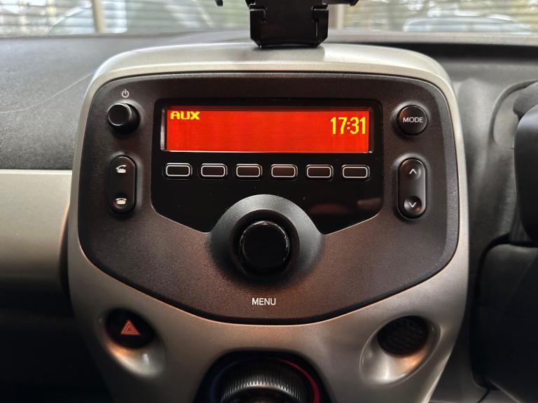 2016 Toyota AYGO 1.0 VVT-i X-Play 5dr HATCHBACK Petrol Manual