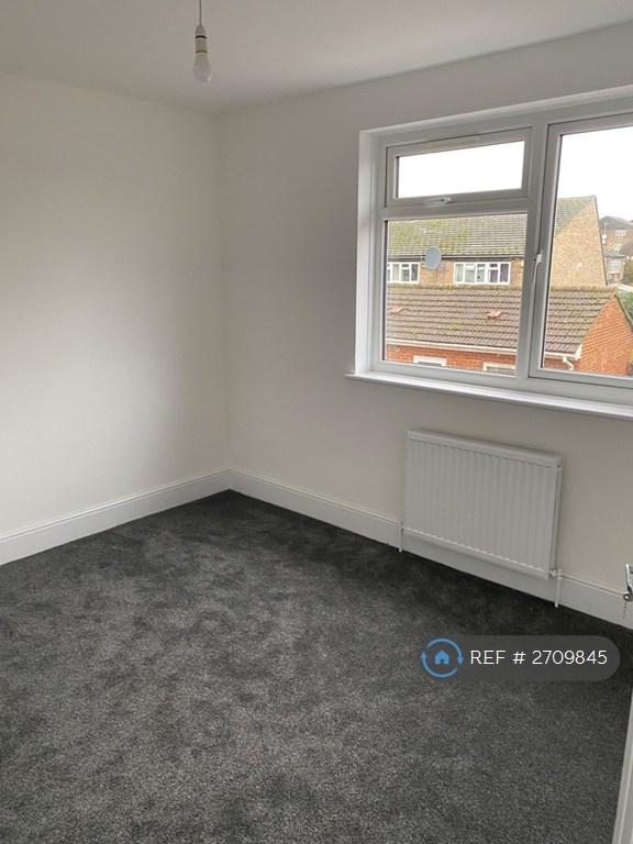 3 bedroom house in Roseheath Road, Hounslow, TW4 (3 bed) (#2709845)