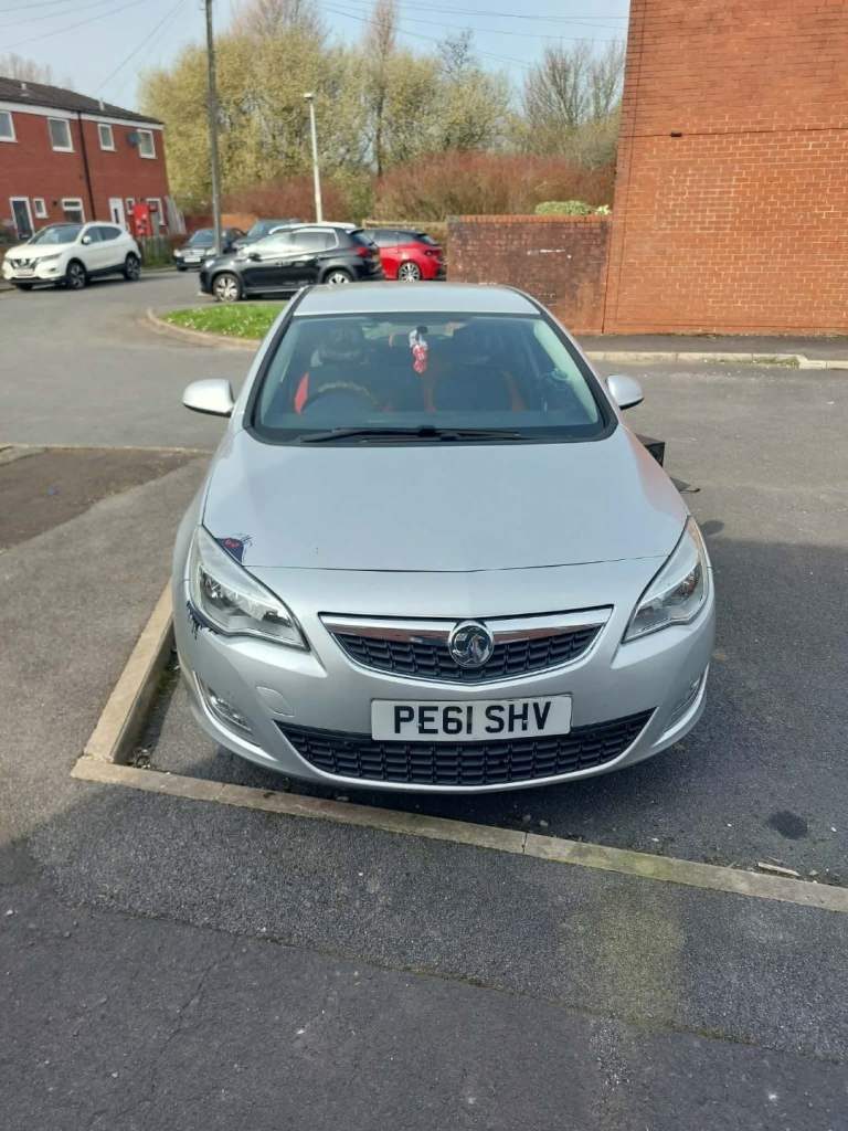 Vauxhall, ASTRA, Hatchback, 2011, Manual, 1598 (cc), 5 doors