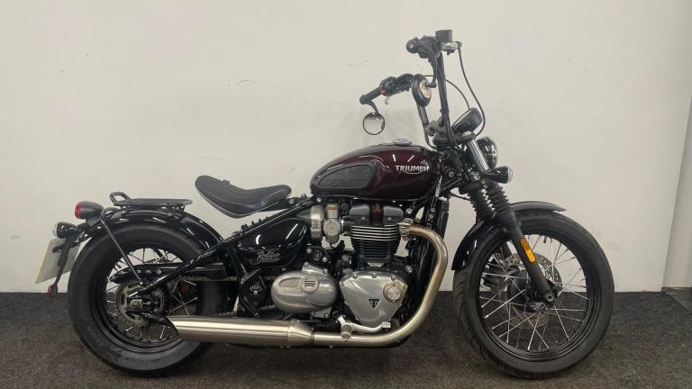 TRIUMPH BONNEVILLE BOBBER *** HIGH BARS - COMFORT SEAT - BAR END MIRRORS ***