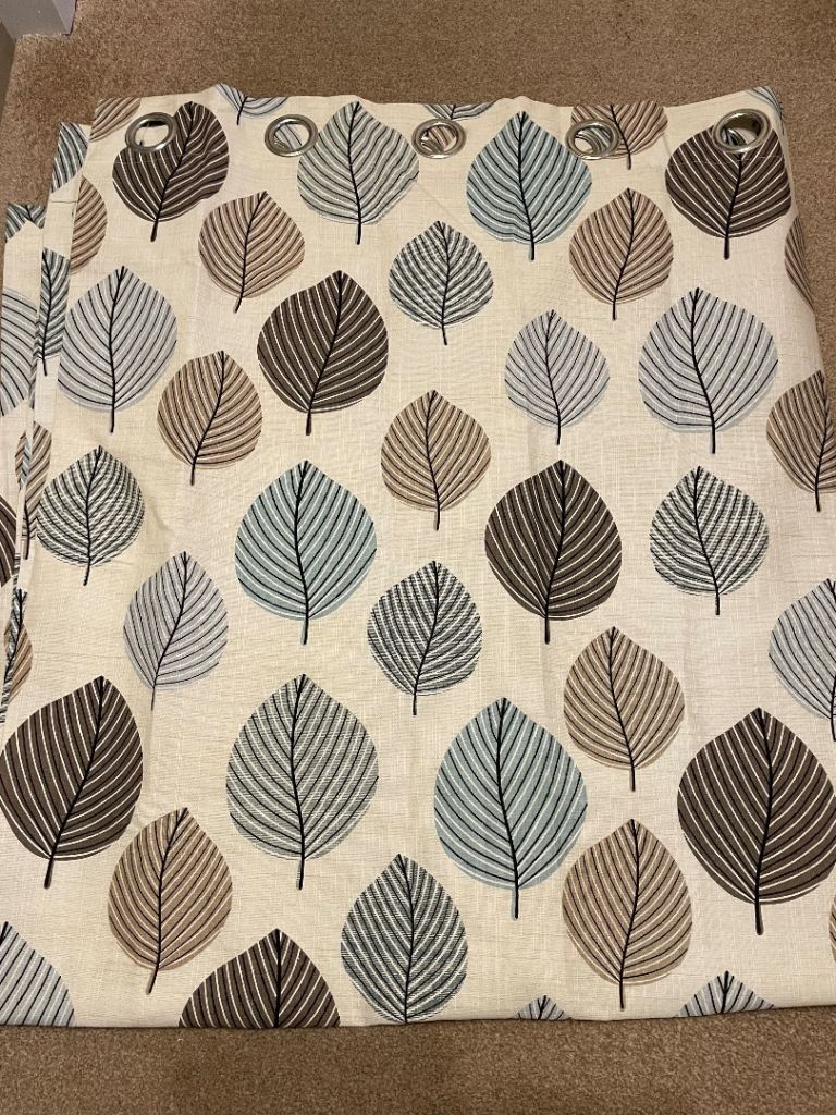 Eyelet curtains