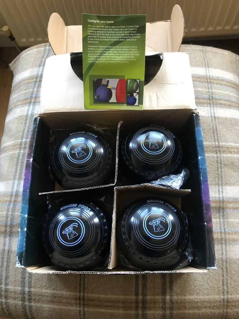 Drakes Pride Advantage 3H WB32 black std grip with horned animal motif. Exc condition.