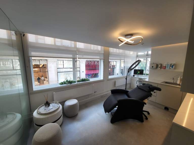 HIGH-SPEC LUXURY CLINIC SPACE TO RENT | MAYFAIR | OPPOSITE SELFRIDGES | 24HR ACCESS | CQC STANDARD